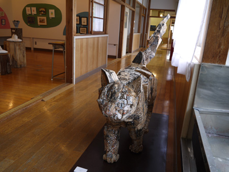 ( 展示室前 )