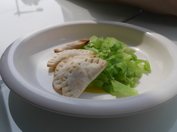 ( 餃子キャベツ付 )