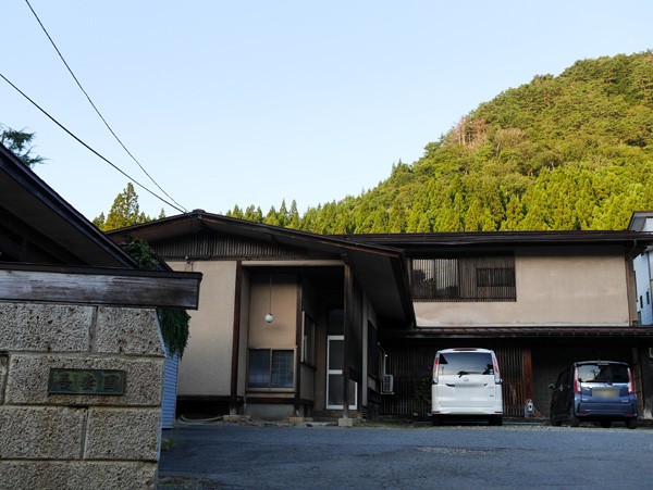 ( ペットと泊まれる別館 )