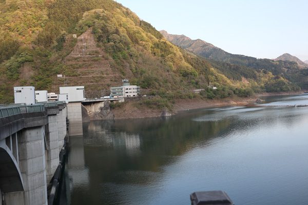 ( 浦山ダム )
