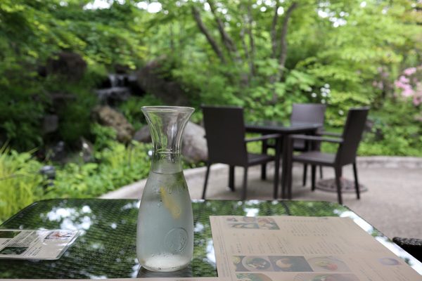 ( 緑のテラス席 )