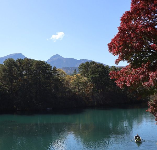( 五色沼の毘沙門沼 )