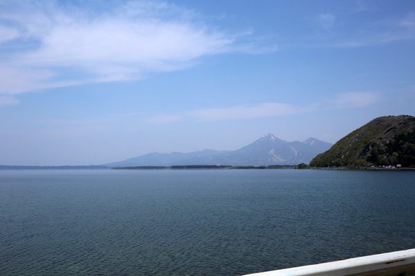 ( 猪苗代湖と会津磐梯山 )